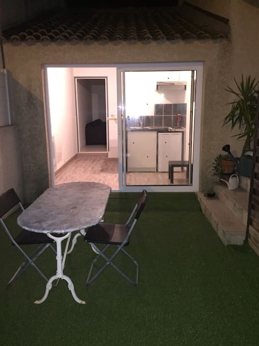 Terrasse et entrée