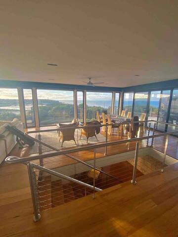 Premium 4-BDR house 150 metres to Fairhaven Beach gallery image 5