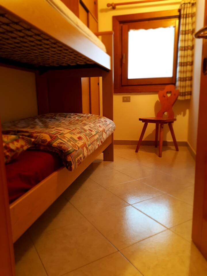 Dhomë gjumi me krevat marinar