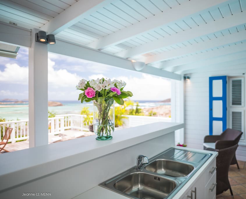 Fully facilitated ocean home