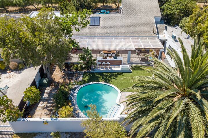 Holiday Home with Heated Pool & Sunny Terrace gallery image 2