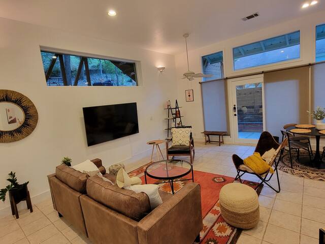 9 Bedroom 7 Bath across Springs gallery image 3