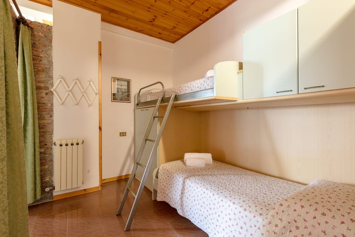 Bunk bed
