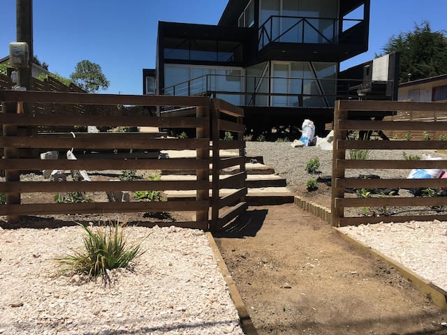 Entire home with 4 bedrooms in Zapallar - Espectacular casa para arriendo en Maitencillo