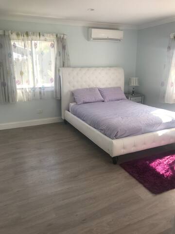 Juliana’s★Entire Top flr, 3 dble bed+lounge/kitch gallery image 5