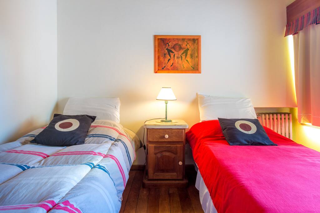 HABITACION ,MUY LUMINOSA.
