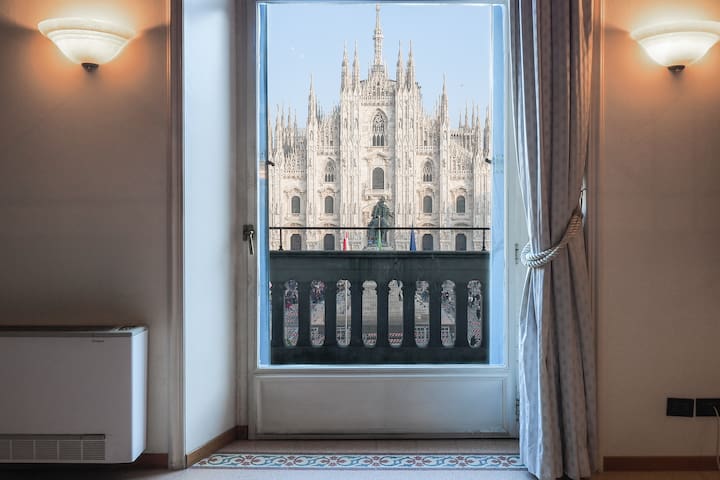 PIAZZA DUOMO VIEW – UNIQUE LUXURY APARTMENT