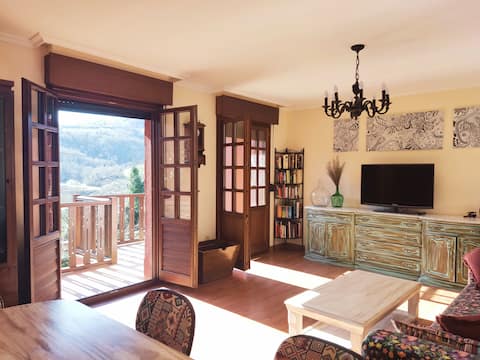 La Granate de Cabranes: Mountain Views)