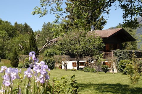 Chalet de la Fressine, between Lac and Montagnes!
