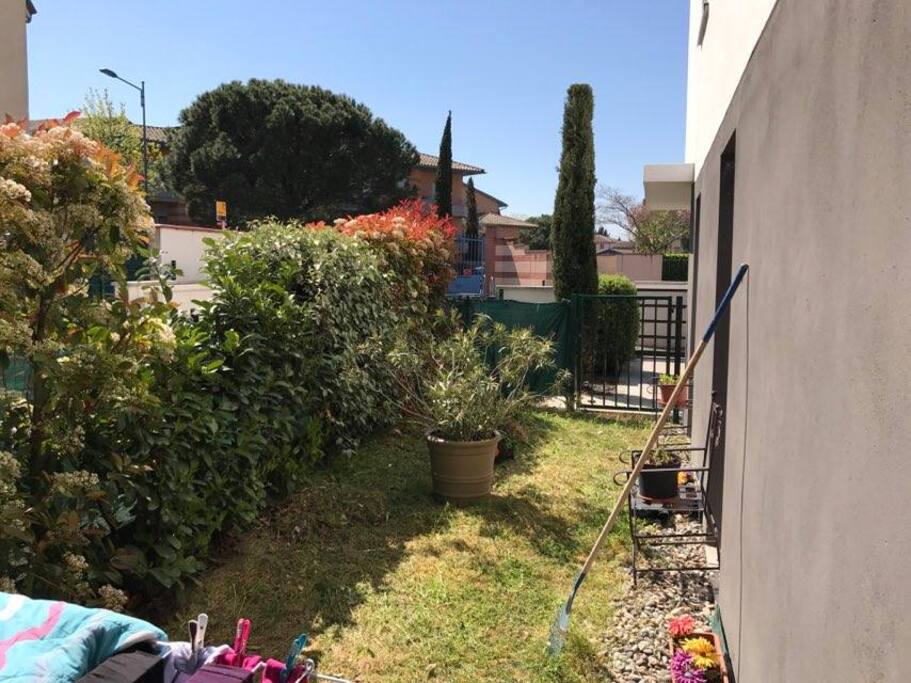 Jardin, pause cigarette