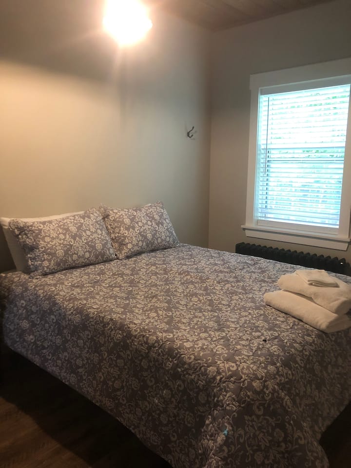 Segundo dormitorio del piso superior 