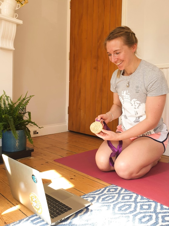 Mostrar imagem fornecida pelo anfitrião em ecrã inteiro