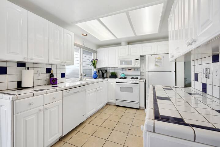 MB HOUSE by Sand – Amazing Location gallery image 5