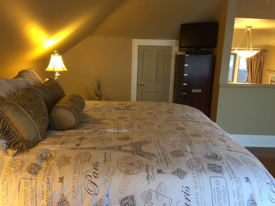 Queen bed