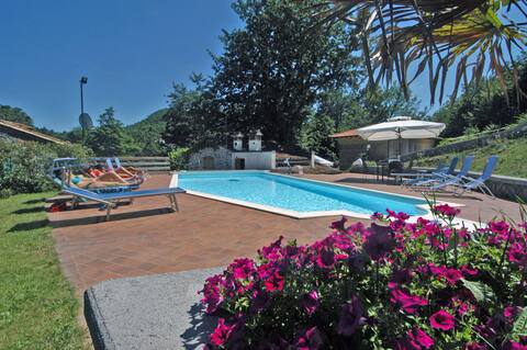 Stylish Villa with Private Pool - 6 or 8 bedrooms
