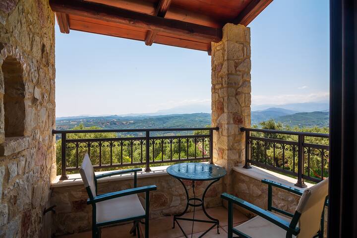 Traditional Holiday Villa with Panoramic View gallery image 4