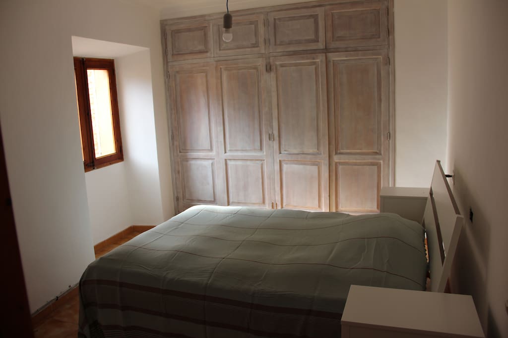 Schlafzimmer 1