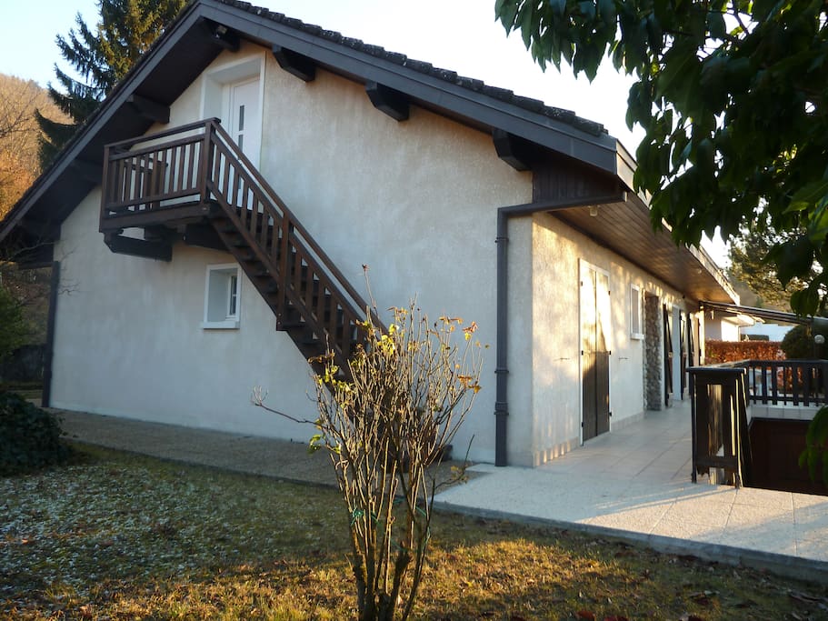 Accès appartement en combles villa