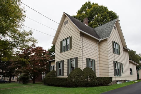 Newly Remodeled Oneonta Classic