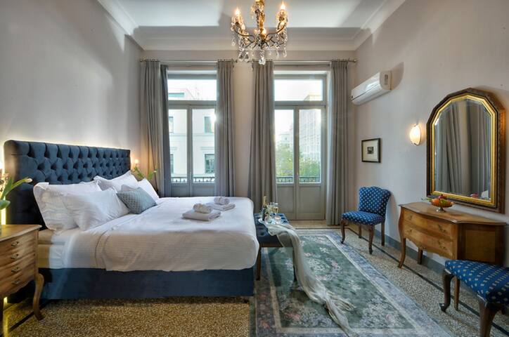 Nafsika Neoclassical Apartment – 3 min from Metro gallery image 2