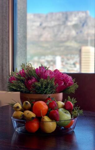 Lovely optional breakfast & LUX 2 Bedroom condo gallery image 3