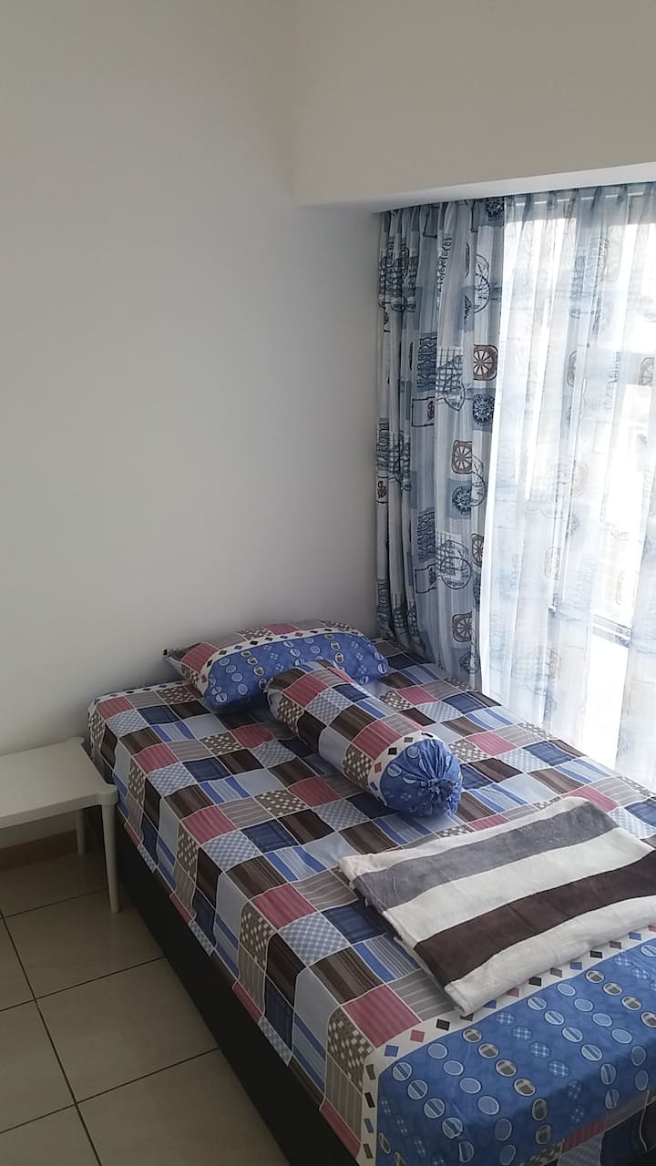 2x Krevat tek 90 x 200