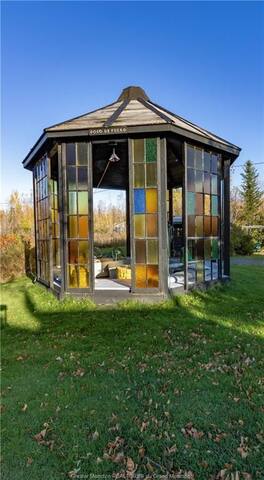 Oceanfront “Funky” resort with pool! One of a kind gallery image 5