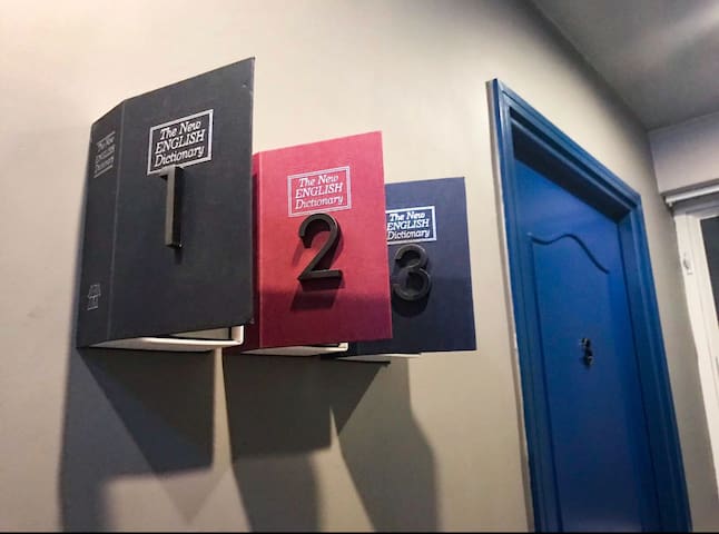 Knight hub Rm1 ( 4 people 人) centre of TST