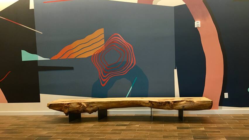 BIG 1-BRs in ApartHotel GYM + FREE PARKING