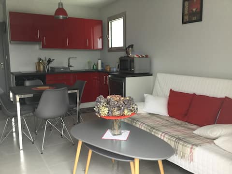 Successful Airbnb property: Single-story accommodation close to the ocean, rated 3* in Guidel