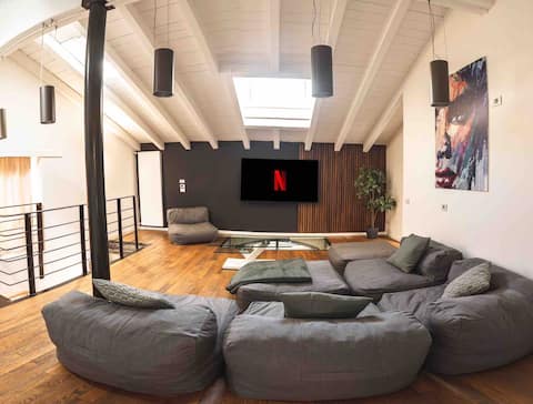 [ Industrial Apt. ] Garage | WIFI | Netflix