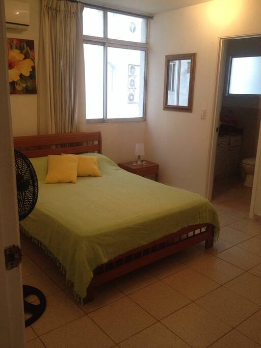 Camera con letto matrimoniale e bagno