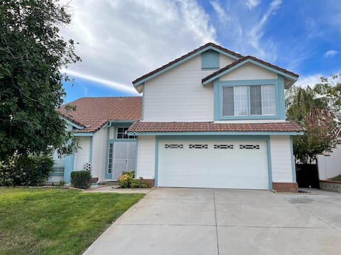 Business & Leisure 5BR House with Pool & Fast WiFi