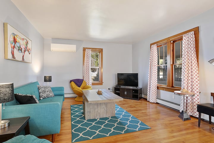 Sunset House - Sturgeon Bay, WI