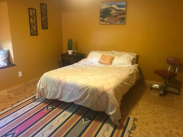 Peaceful home with private bath and hot tub