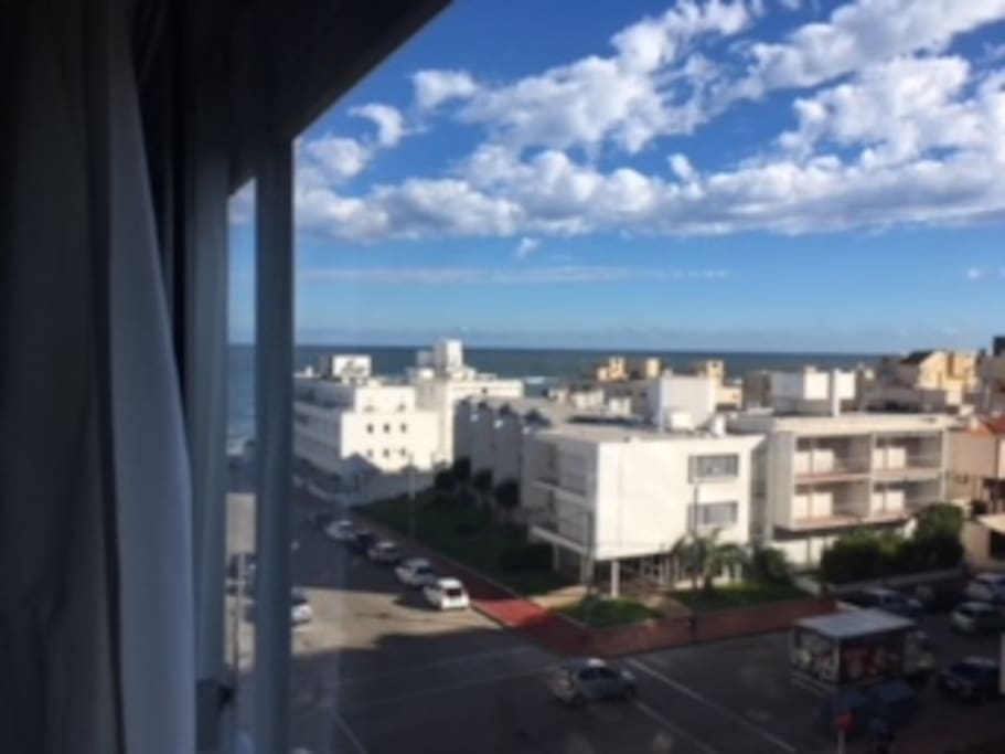 Vista a playa brava desde el apartamento.