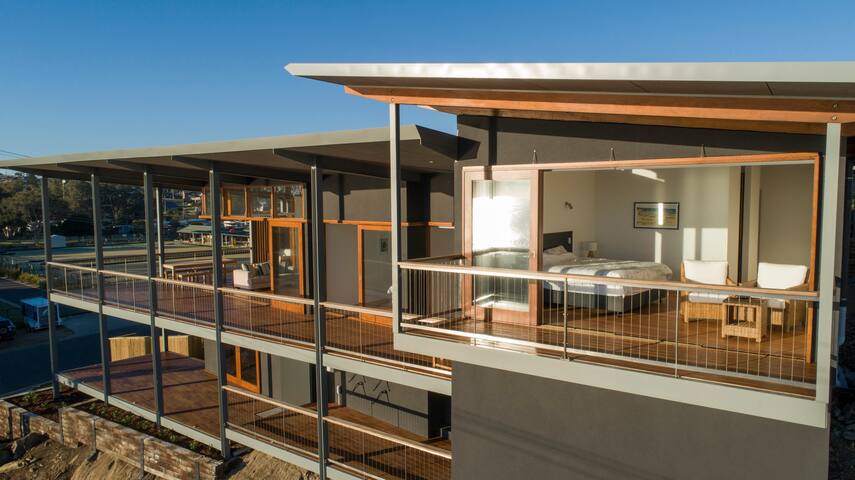 Scottsyana gallery image 3