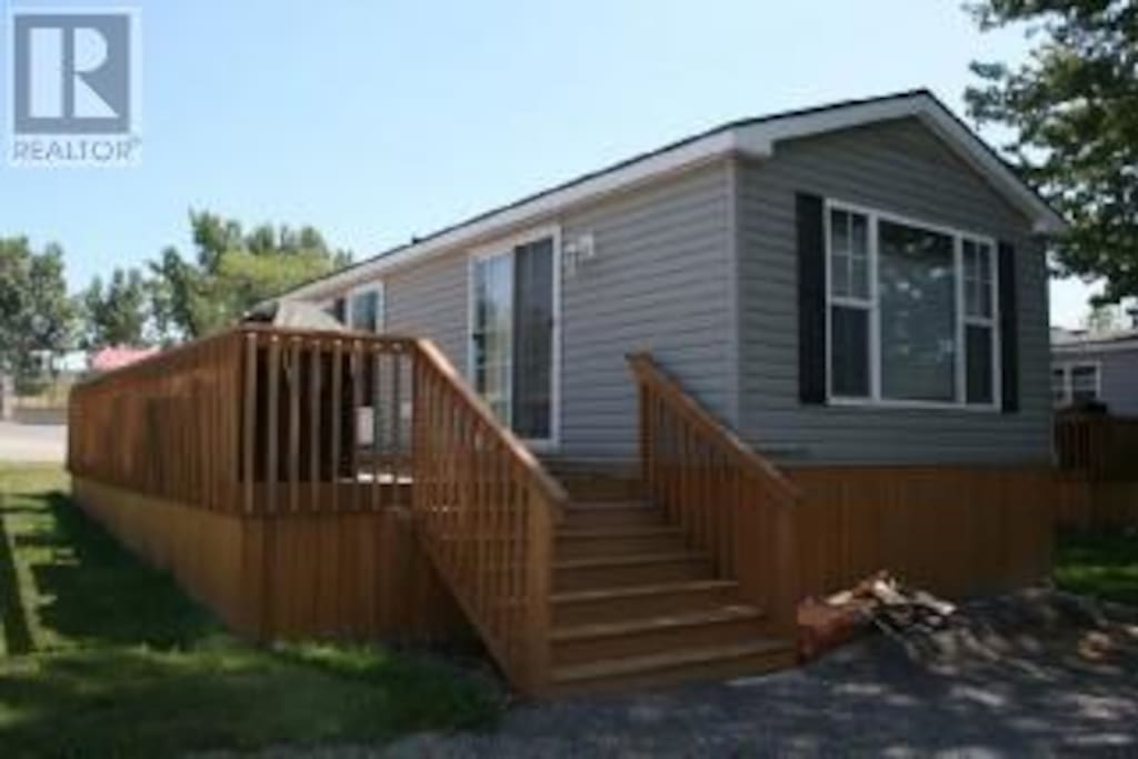 2013 Park Model Northlander Cottage with deck