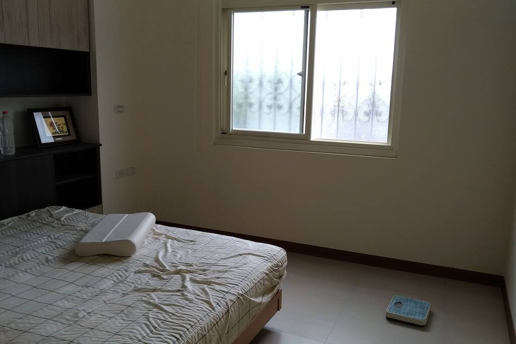 主臥室, master bedroom