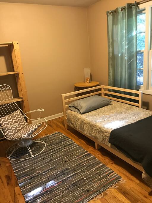 guest room twin daybed - converts to king upon request
