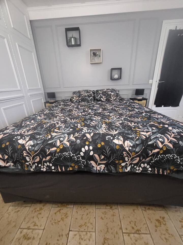Lit king size.
