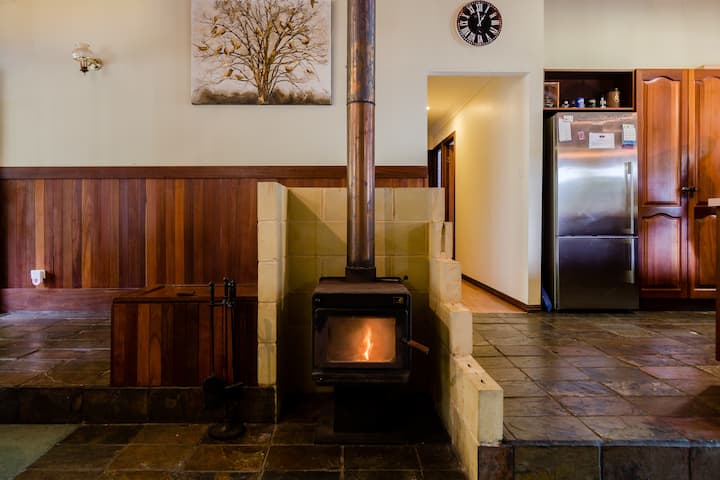 Camellia Cottage - Rustic Charm Near Town & Forest - Margaret River