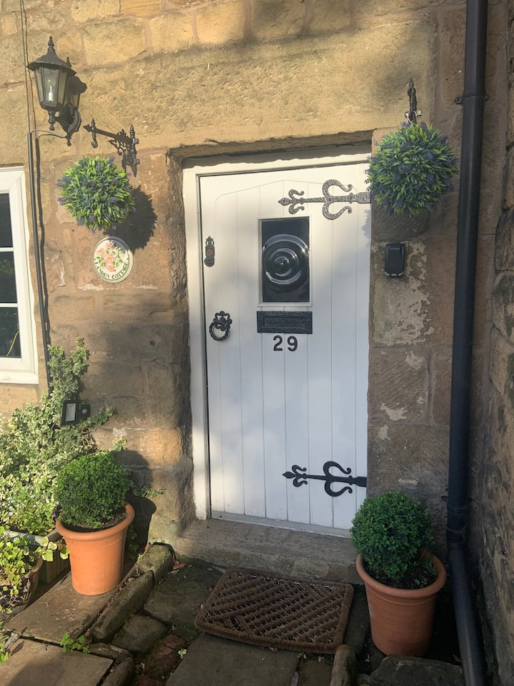 Cosy cottage near Bakewell & Matlock dog friendly Cottages for Rent