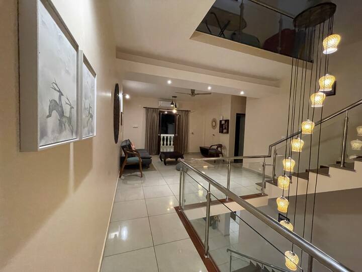 Upper living