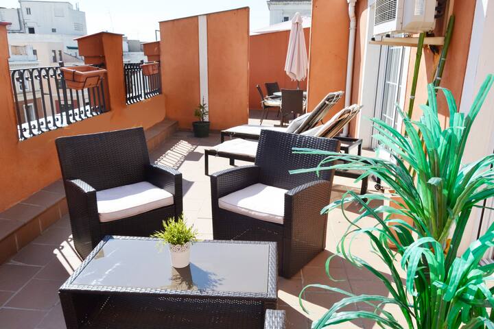 Espectacular piso con inmensa terraza en Gran Vía! gallery image 2