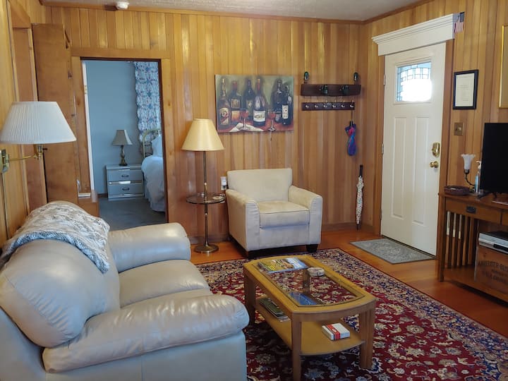 Baker's Harvest House
Cute & Cozy Near 2
Wineries - Carlton, OR