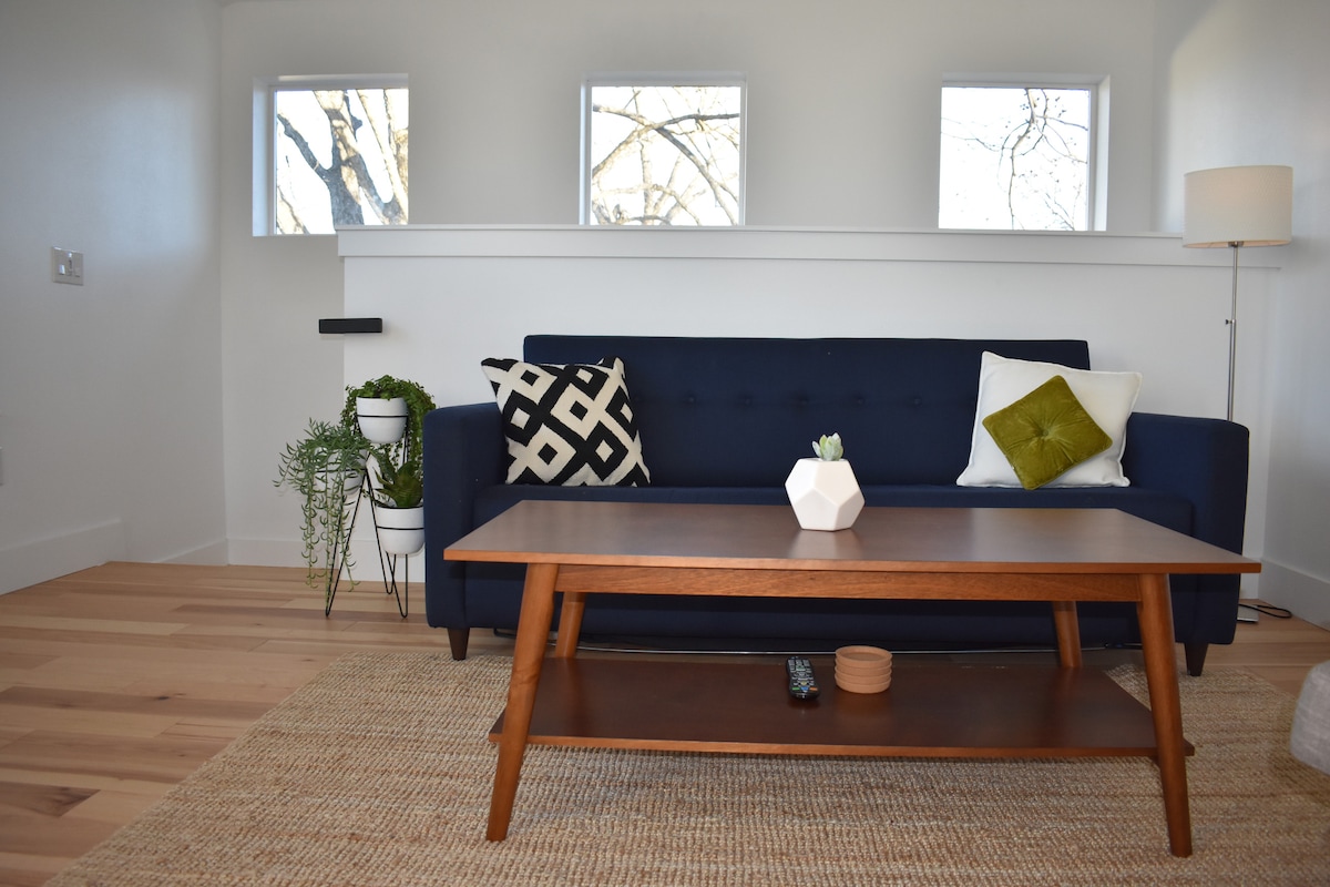 Holly Secret escape out