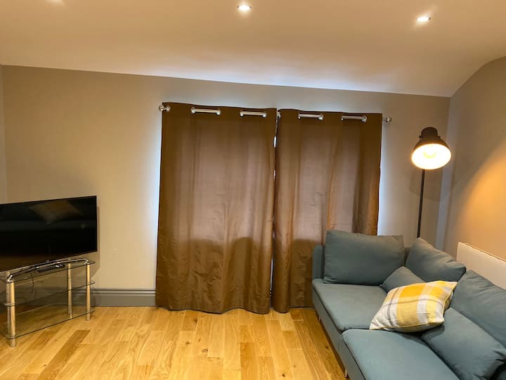 The Idle Rest. Apartment No 3 - Leeds Bradford Airport (LBA)