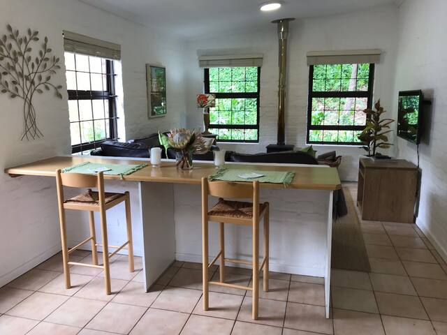 Owl Cottage Cottages For Rent In Stellenbosch Western Cape