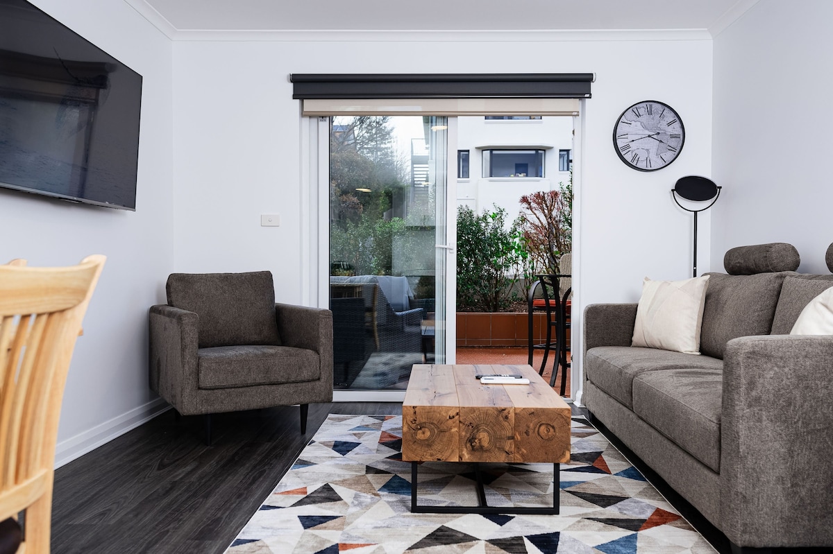 Top Airbnb: Salamanca Getaway Battery Point with carpark in Battery Point